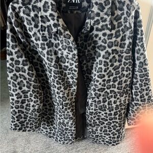 Zara Girl’s Black and Gray Leopard Teddy Jacket size 11-12